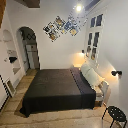 Onyx Apartment *